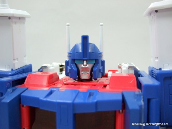 MP 31 Masterpiece Delta Magnus Diaclone Powered Convoy In Hand Photos 19 (19 of 32)